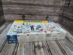 Italeri Truck Shop Plastic Model Accessories 1:24 Scale
