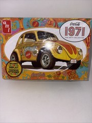 AMT 1971 Volkswagen Superbug Gasser Coca-Cola 1:25 Scale Model Car Kit