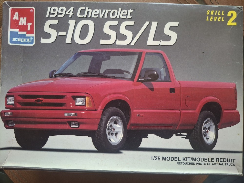 AMT 1:25 1994 Chevrolet S-10 SS / LS Open Box
