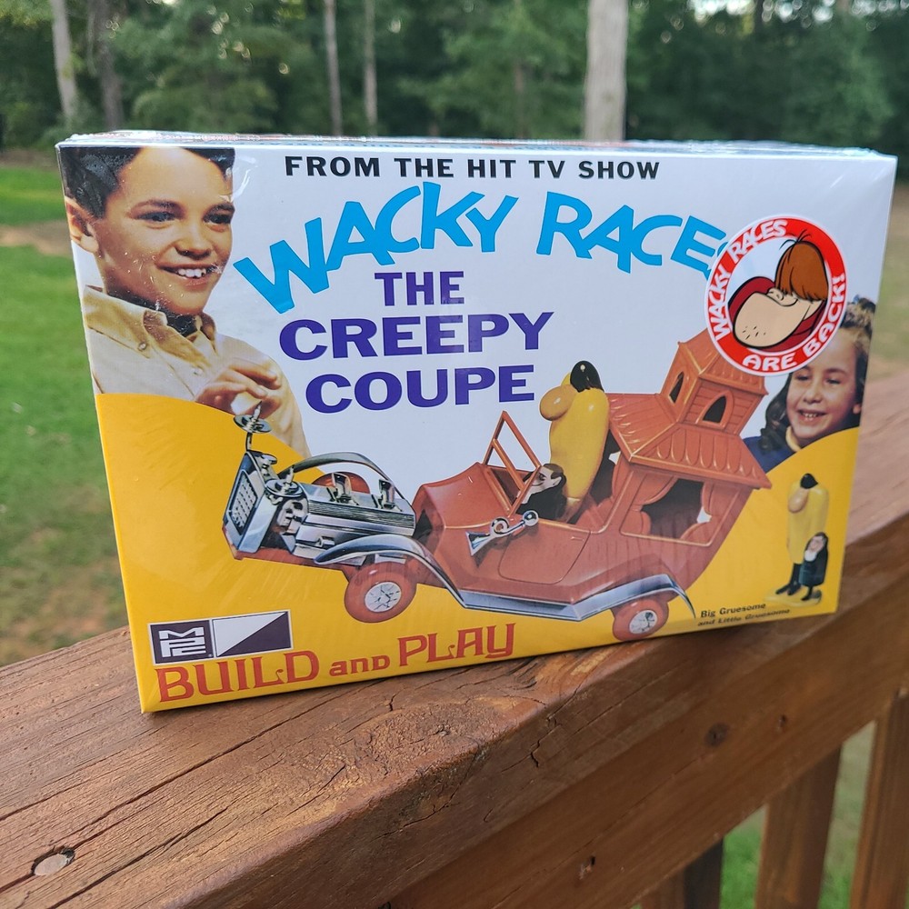 Wacky Races The Creepy Coupe Snap Plastic Model Kit 1/25 Gruesome Mancave Decor
