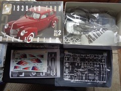 AMT # 30262 1939/ 1940 Ford Millennium Special Edition 2000 1/25 Scale Model Kit