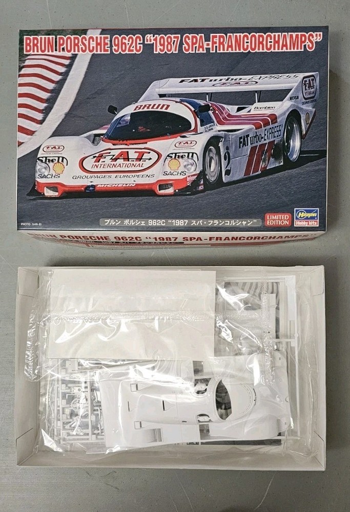 Hasegawa 20503 Brun Porsche 962C 1987 Spa-Francorchamps – 1:24 Kit – Open Box