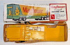 Vintage AMT Mayflower Moving Van Trailmobile 1/25 Model T514 Semi Trailer 1978