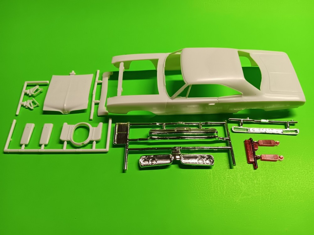 1970 Dodge Coronet Super Bee 1/25 MPC Body Hood Chrome Bumper Taillights