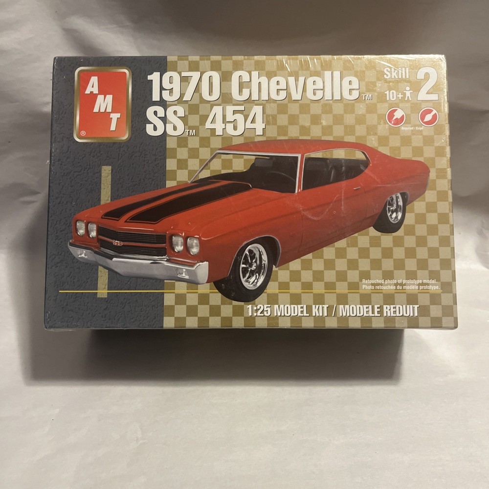 AMT 1970 Chevelle SS 454 1/25 Plastic Car Model Kit 31640 Free Shipping