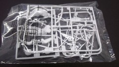 DONOR 2016-2018 NASCAR FORD FUSION STOCK CAR MODEL KIT- WHITE – REVELL – 1/24