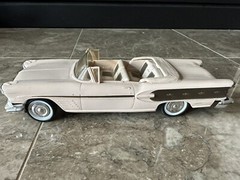 Vintage 1958 AMT Pontiac Bonneville Convertible Dealer Promo Model Car – USA
