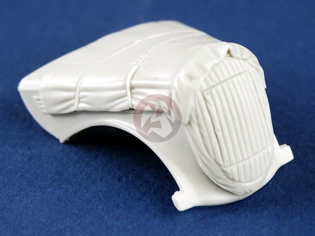 Panzer Art 1/35 Engine Deck with Winter Canvas Cover for Ford G917T RE35-218