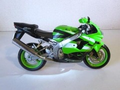 MiniChamps Kawasaki Ninja ZX9R 1/12 Motorcycle from Japan