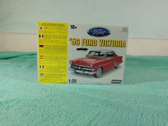 M27C Lindberg ’53 Ford Victoria Model 1:25 SEALED 72172 vtg car gift classic kit