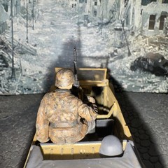 BUILT 1/35 TAMIYA German TYPE 82 KUBELWAGEN W/MG34 2 SS Figs Weathered NICE!!