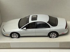 Brookfield 1:24 Scale 1997 Oldsmobile Aurora Promo Car with Box, White