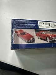 Monogram 2289 1:24 Scale 1956 Thunderbird T-Bird Plastic Model Kit Sealed