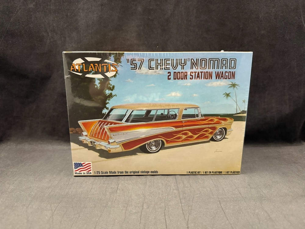 Atlantis 1957 Chevy Nomad 2 Door Station Wagon 1:25 SC Plastic Model Kit H1260
