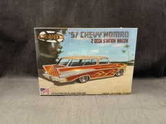 Atlantis 1957 Chevy Nomad 2 Door Station Wagon 1:25 SC Plastic Model Kit H1260