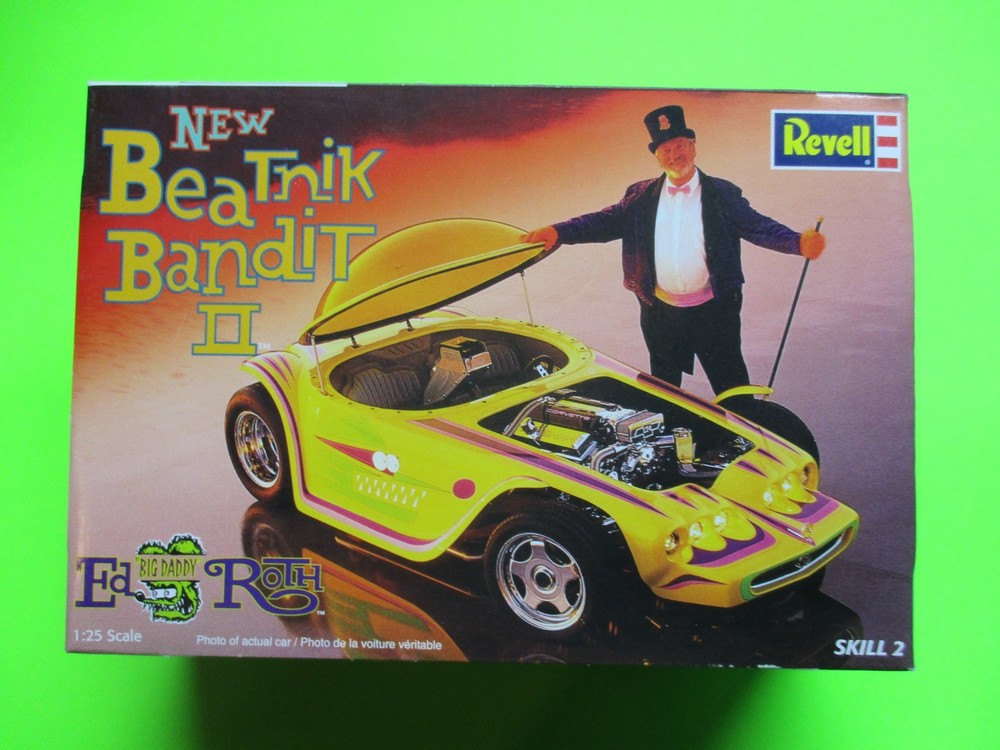 BEATNIK BANDIT 2 SHOW ROD WITH RF FIGURE AND ED ROTH FIGURE REVELL 1996