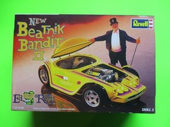 BEATNIK BANDIT 2 SHOW ROD WITH RF FIGURE AND ED ROTH FIGURE REVELL 1996
