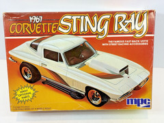 Vintage MPC 1967 Corvette Sting Ray Model Kit 1:25-6357-SEALED PARTS/NIOB