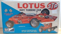 MPC #6025 Lotus Indy Turbine Car 1/25 Tractor incl – 1995 reissue
