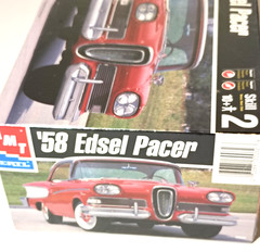 AMT 1958 ’58 Edsel Pacer 1:25 Scale Plastic Classic Car Model Kit Sealed 30032