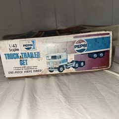 AMT 1/43 Pepsi Kenworth truck and trailer model kit