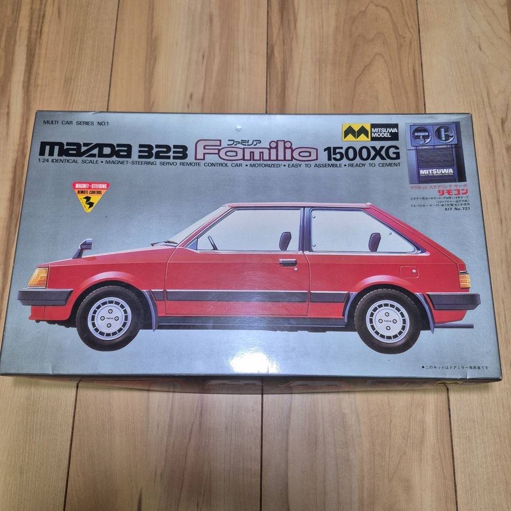 MITSUWA 1/24 Mazda 323 Familia 1500XG Wired Remote-Controlled Plastic Model kit