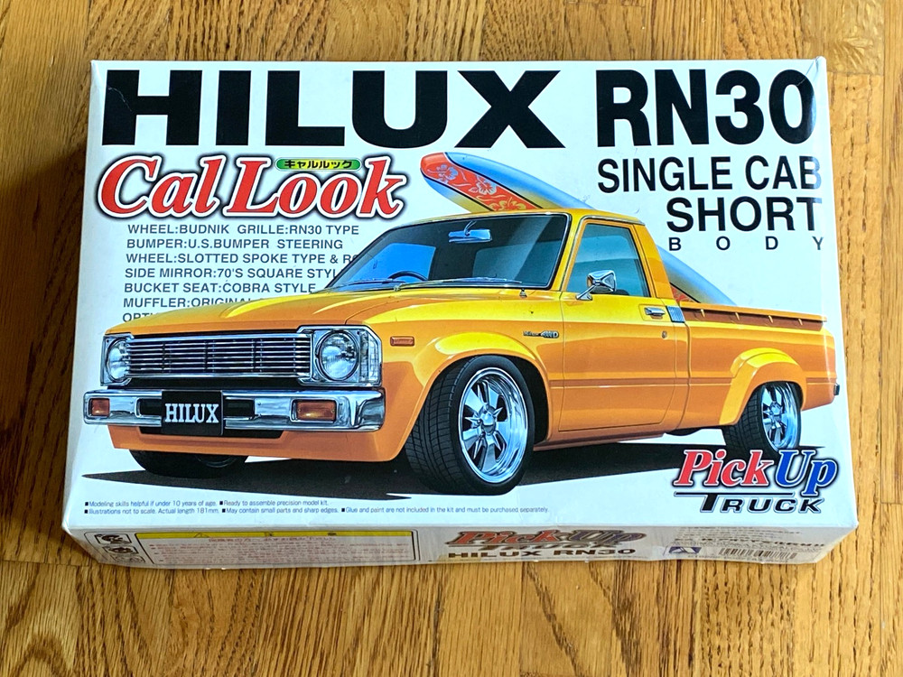 Aoshima Toyota Hilux RN30 Cal Look Pickup Truck Model Kit Single Cab 1/24 US Sel