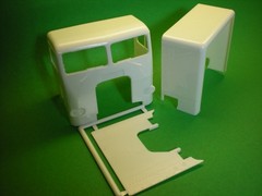SD DD White Freightliner 1/25 AMT Cab Glass Windshield Sleeper Body Semi Truck