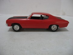 Monogram Red/Black 1970 Chevelle Malibu SS 454 1/25 Scale Built Model Kit #2268