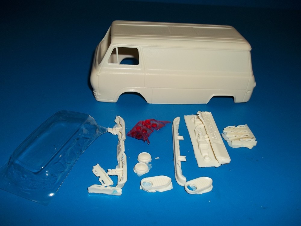 1/25 Scale: Early 60’s Ford Econoline Van *_* Jimmy Flintstone