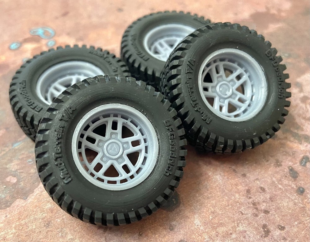 1/24 Scale: 18-Inch Fuel Nitro Wheels W/ Mud Tires; Jeep, Resin 1/25, 3D Print
