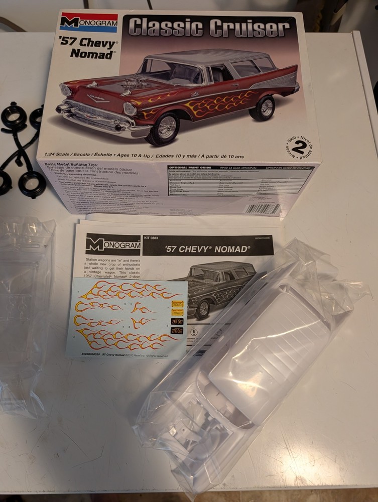 Monogram 1/24 Scale 57 Chevy Nomad Model Kit