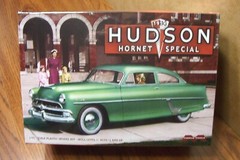 MOEBIUS MODELS 1954 HUDSON HORNET SPECIAL 1/25 SCALE MODEL KIT