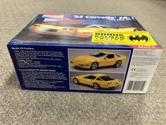 + Monogram 1:24 Scale ’95 Corvette ZR-1 The Last ZR-1 w/ Batman Comic 2455