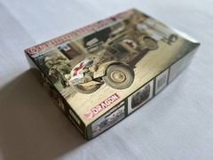 Dragon German Medical Team w/ Kubelwagen Ambulance Conversion Kit #6137 1/35 Kit