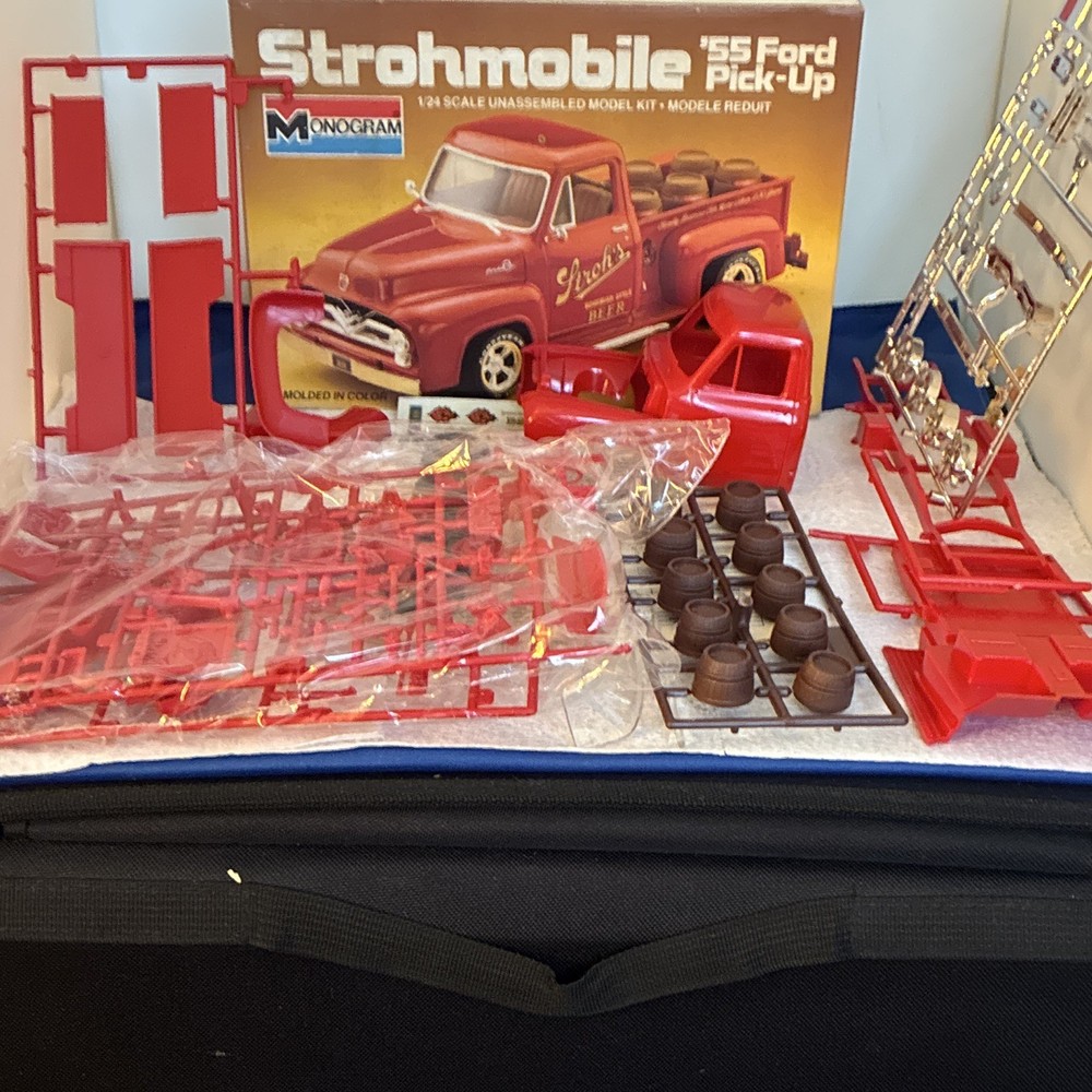 Monogram Stroh’s ’55 Ford Pick-Up 1:24 Unassembled Plastic Kit Decals Red