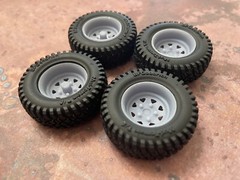 1/24 Scale: 18-Inch “Steel Wagon Wheels” W/ Mud Tires; Jeep, Resin 1/25