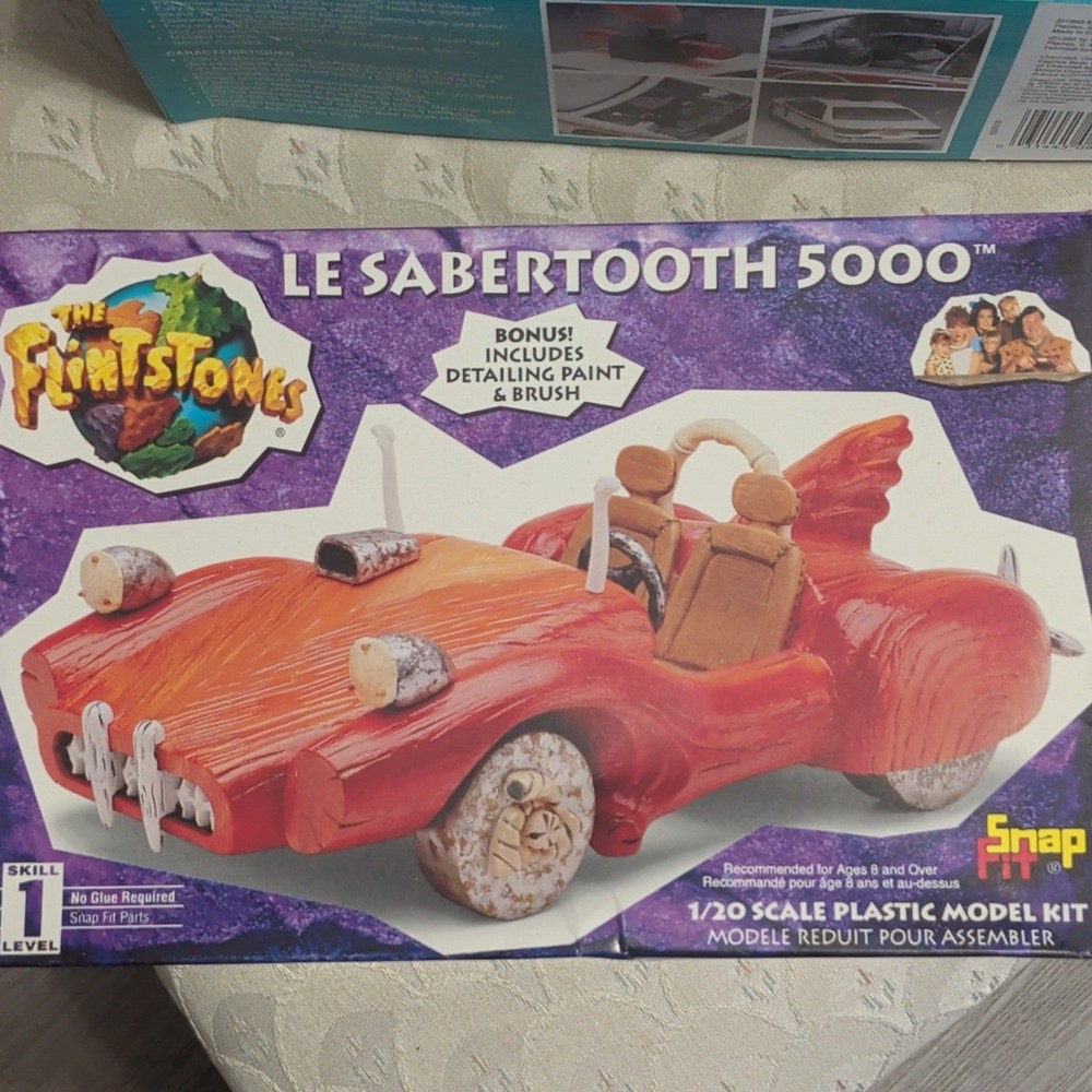 Craft House Flintstones Le Sabertooth 5000 1:20 Snap Fit Plastic Kit 72412