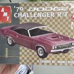 AMT ERTL 1/25 70 Dodge Challenger R/T Plastic Model Kit Sealed Parts