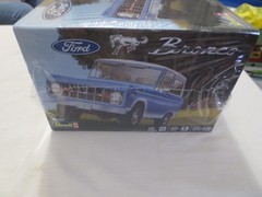 Revell Plastic Model Kit Ford Bronco 1:25 Scale Factory Sealed Kit #85-4320