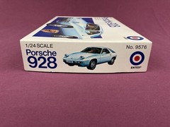 RARE Entex 1:24 1977 Porsche 928 #9576 NIB Sealed Parts Bags