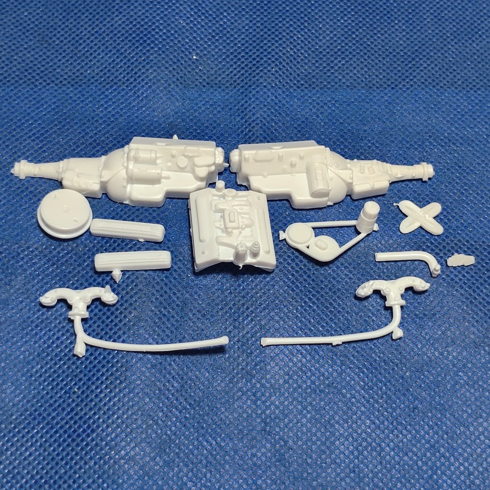🌟 Engine 1960 Chevy Corvette 1:25 Scale 1000s Model Car Parts 4 Sale