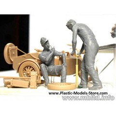 Master Box 3560 – 1/35 – German Motorcycle Repair Crew