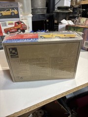 AMT ’90 Chevy C-1500, Sportside, 1/25 scale !!Factory Sealed!! Vintage!