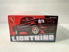 NEW IN SEALED BOX: AMT 1/25-Scale 1994 Ford F-150 SVT Lightning Model Kit
