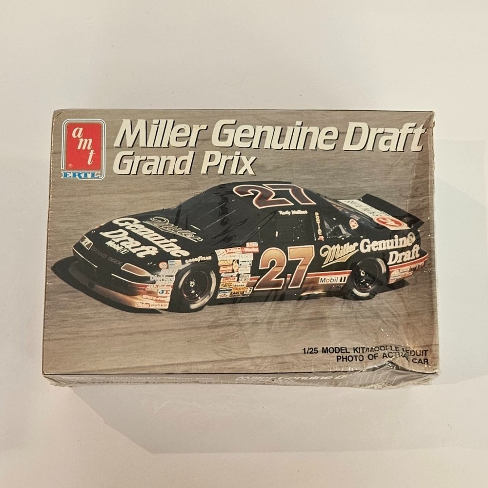 1990 AMT ERTL Rusty Wallace Pontiac Miller Genuine Draft Beer 1/25 Model Car Kit