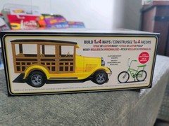 AMT 1929 Ford Woody/Pickup 4 in 1 1/25 Scale Sealed With Bicycle