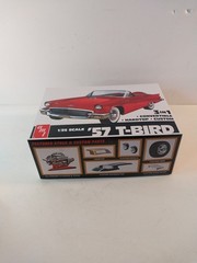 New AMT 1:25 1957 Ford Thunderbird T-Bird Convertible 3-in-1 Model Kit AMT1397