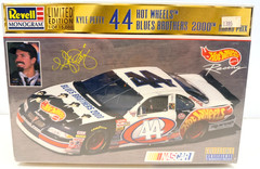 Revell 1:24 Petty #44 Hot Wheels Blues Bros. 2000 NASCAR Sealed Boxed Model Kit