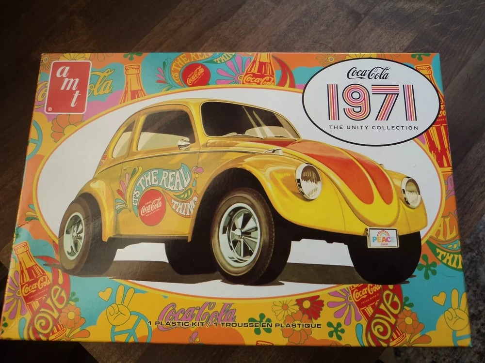 AMT Coca-Cola 1971 Volkswagen Superbug Gasser Drag Car 1:25 Model Kit AMT1284